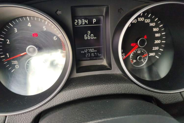 Used Volkswagen Golf 2012 1.4 TSI Automatic Comfort Edition Odometer Close Up
