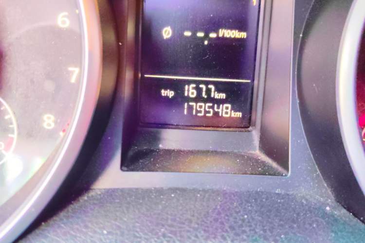 Used Volkswagen Golf 2012 1.4 TSI Automatic Comfort Edition Odometer Close Up