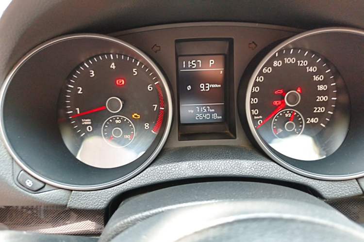 Used Volkswagen Golf 2012 1.4 TSI Automatic Comfort Edition Odometer Close Up