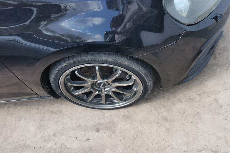 Used Volkswagen Golf 2012 1.4 TSI Manual Comfort Edition Right Front Wheel Hub