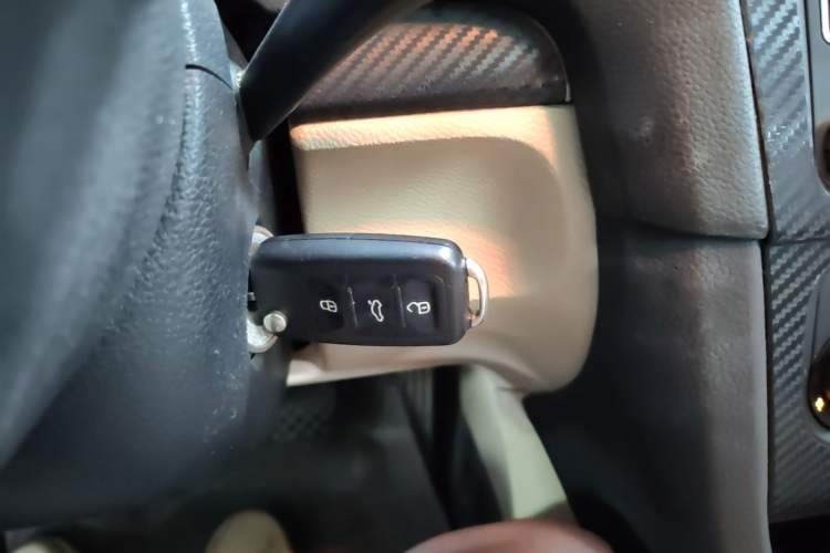 Used Volkswagen Golf 2012 1.4TSI Automatic Luxury Edition Vehicle Key
