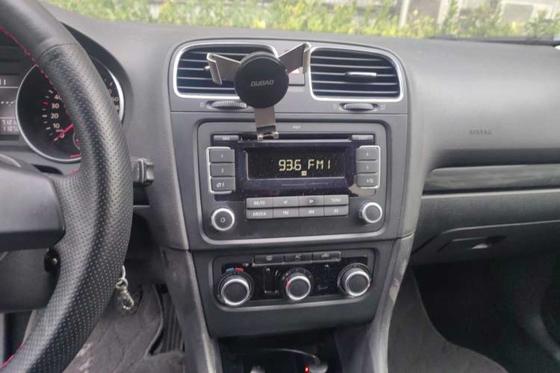 Used Volkswagen Golf 2012 1.6 Manual Comfort Edition Audio And AC Panel