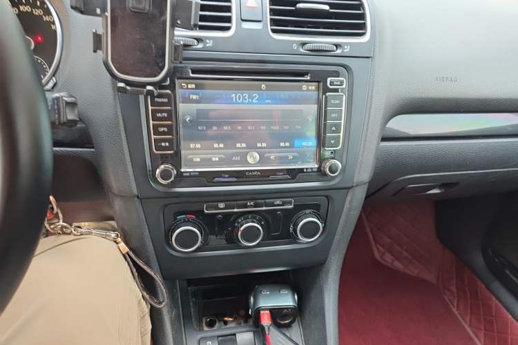 Used Volkswagen Golf 2012 1.4 TSI Manual Comfort Edition Audio And AC Panel