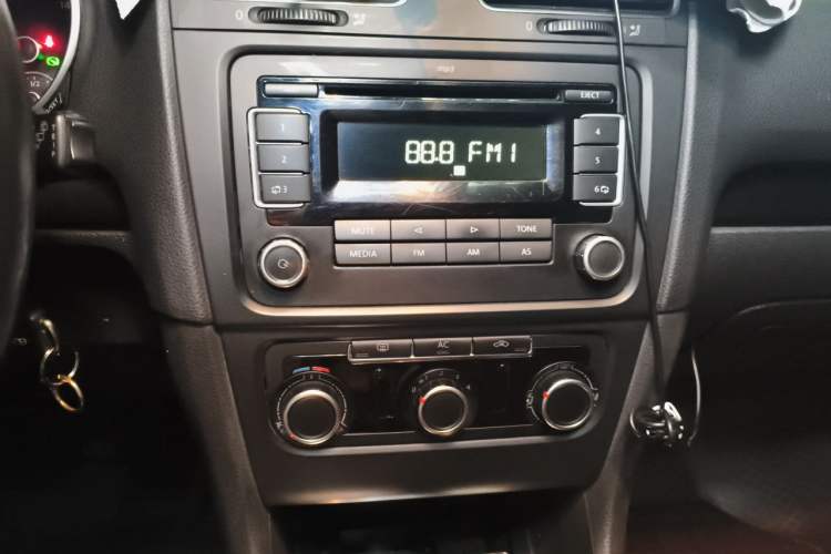 Used Volkswagen Golf 2012 1.4 TSI Automatic Comfort Edition Audio And AC Panel