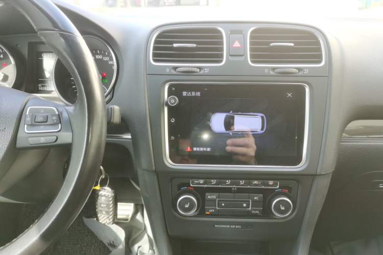 Used Volkswagen Golf 2012 1.4TSI Luxury Convertible Edition Audio And AC Panel