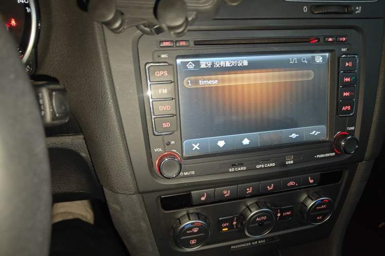 Used Volkswagen Golf 2012 1.4TSI Comfort Convertible Edition Audio And AC Panel