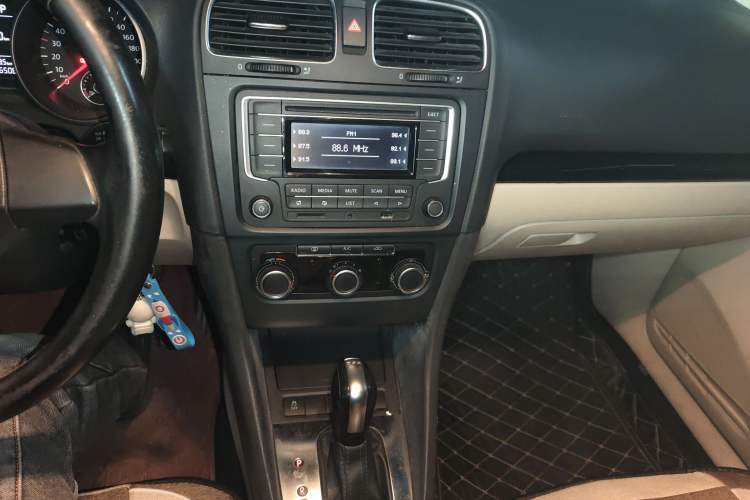 Used Volkswagen Golf 2012 1.4 TSI Automatic Comfort Edition Audio And AC Panel