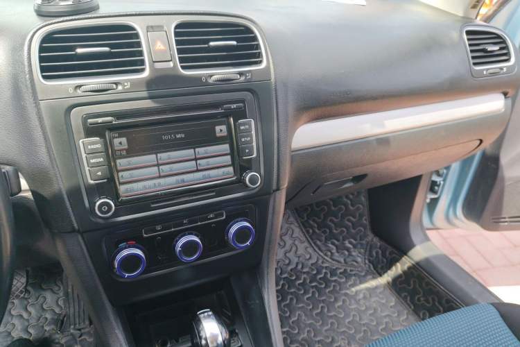 Used Volkswagen Golf 2012 1.4 TSI BlueMotion Edition Audio And AC Panel