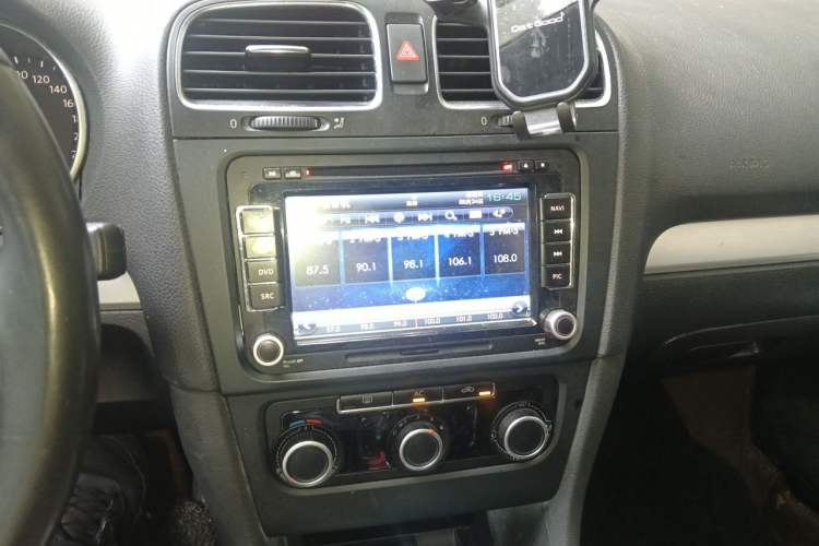 Used Volkswagen Golf 2012 1.4 TSI BlueMotion Edition Audio And AC Panel