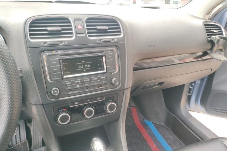 Used Volkswagen Golf 2012 1.6L Automatic Comfort Model Audio And AC Panel