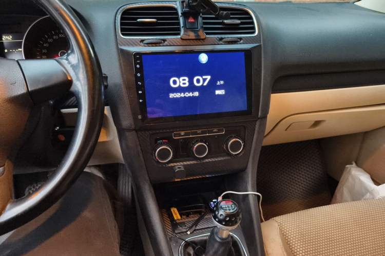 Used Volkswagen Golf 2012 1.6 Manual Comfort Edition Audio And AC Panel