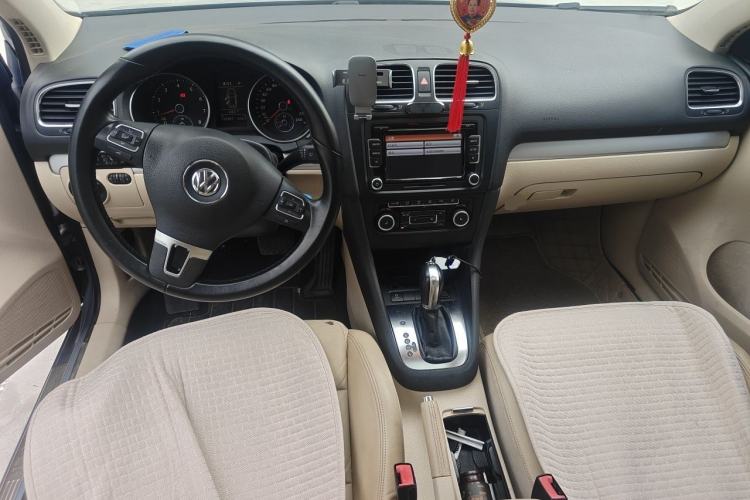 Used Volkswagen Golf 2012 1.4TSI Automatic Luxury Edition Center Console