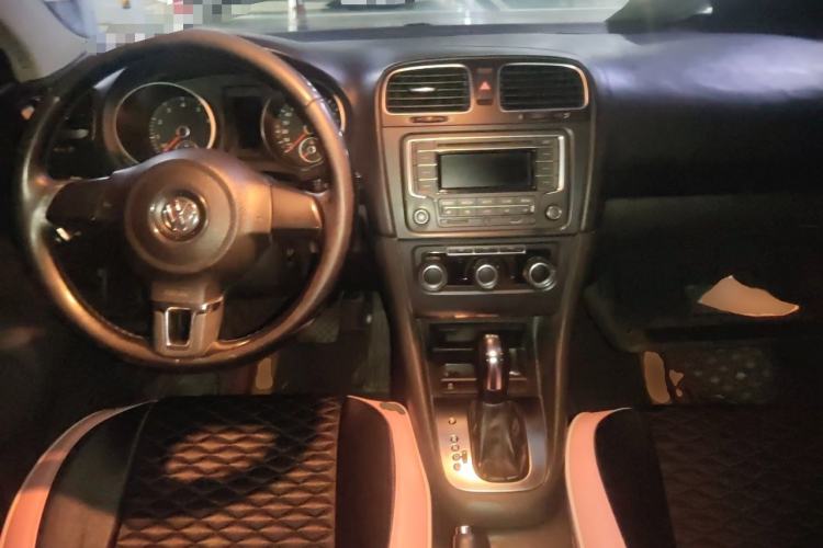 Used Volkswagen Golf 2012 1.4 TSI Automatic Comfort Edition Center Console