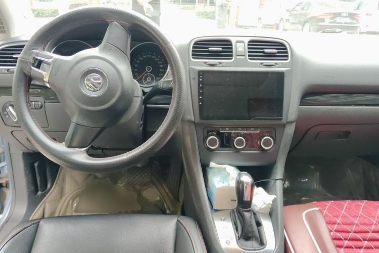 Used Volkswagen Golf 2012 1.4 TSI Automatic Comfort Edition Center Console