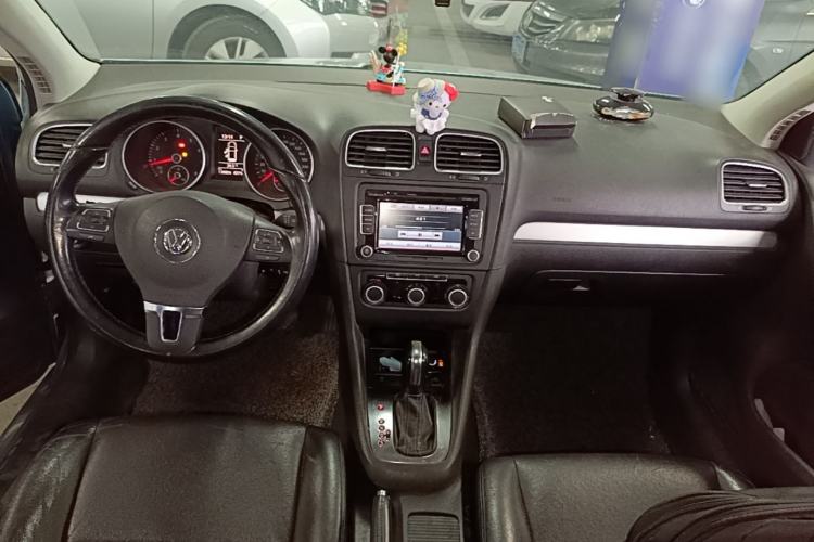 Used Volkswagen Golf 2012 1.4 TSI Automatic Comfort Edition Center Console