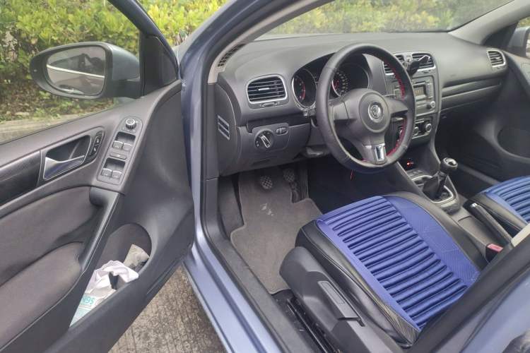 Used Volkswagen Golf 2012 1.6 Manual Comfort Edition Driver Seat
