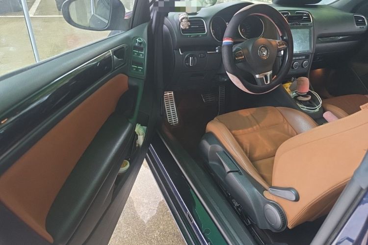 Used Volkswagen Golf 2012 1.4TSI Luxury Convertible Edition Driver Seat