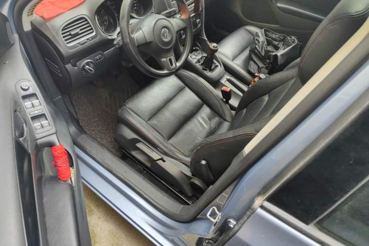 Used Volkswagen Golf 2012 1.6 Manual Comfort Edition Driver Seat