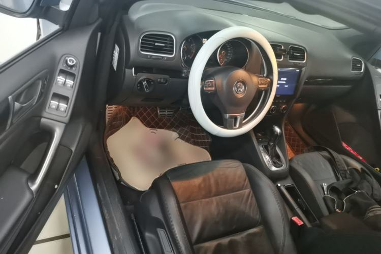 Used Volkswagen Golf 2012 1.4TSI Luxury Convertible Edition Driver Seat