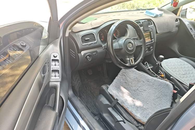 Used Volkswagen Golf 2012 1.6 Manual Fashion Edition Driver Seat