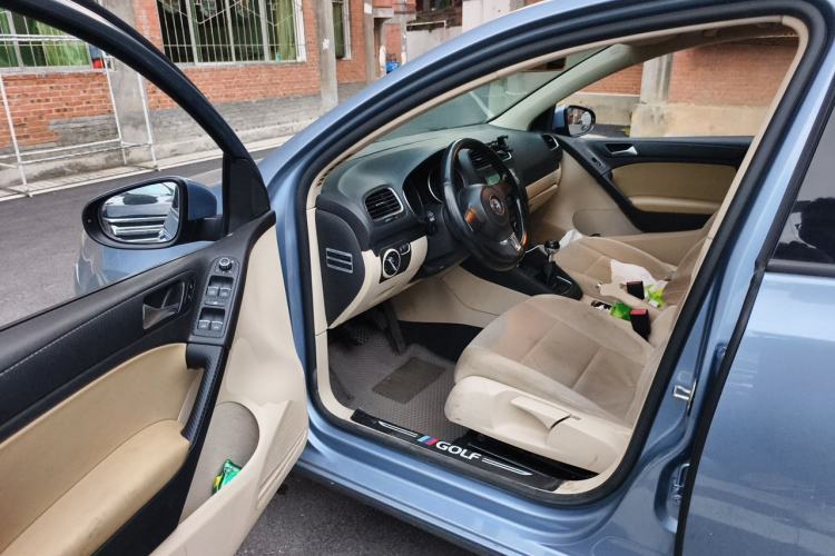 Used Volkswagen Golf 2012 1.6 Manual Comfort Edition Driver Seat