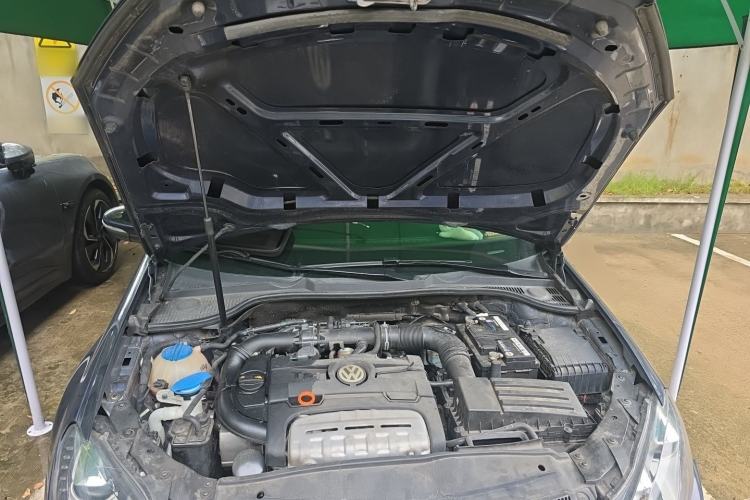 Used Volkswagen Golf 2012 1.4TSI Luxury Convertible Edition Engine Bay