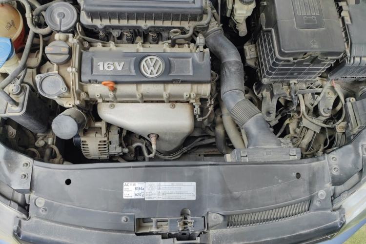 Used Volkswagen Golf 2012 1.6 Manual Comfort Edition Engine Bay