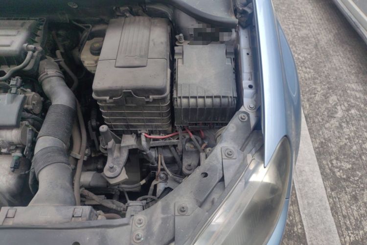 Used Volkswagen Golf 2012 1.6 Manual Comfort Edition Engine Bay Left