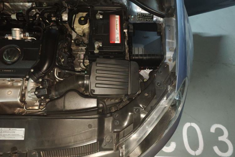 Used Volkswagen Golf 2012 1.4 TSI Automatic Comfort Edition Engine Bay Left