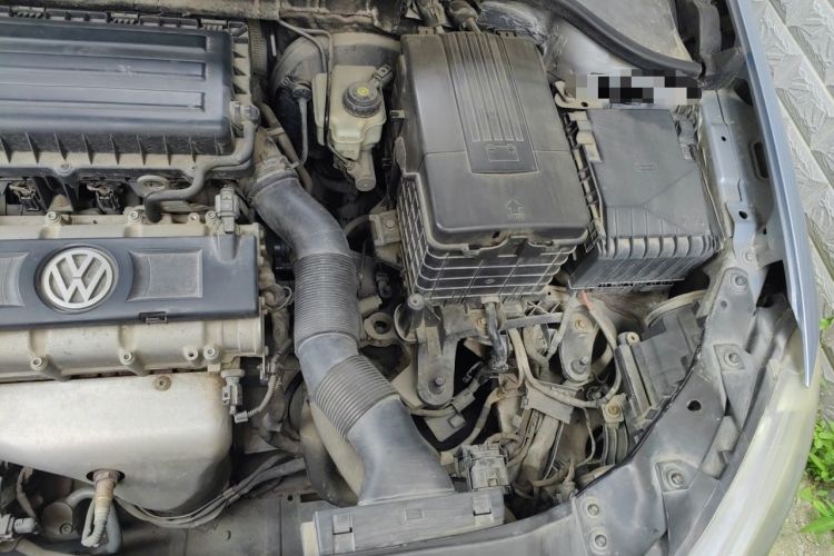 Used Volkswagen Golf 2012 1.6 Manual Comfort Edition Engine Bay Left