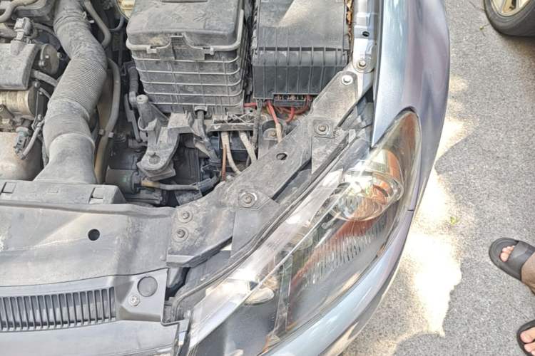 Used Volkswagen Golf 2012 1.6 Manual Fashion Edition Engine Bay Left