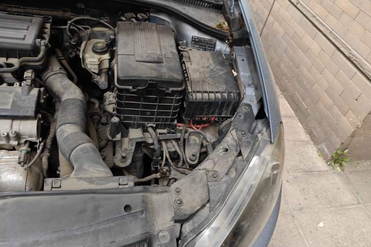 Used Volkswagen Golf 2012 1.6L Automatic Comfort Model Engine Bay Left