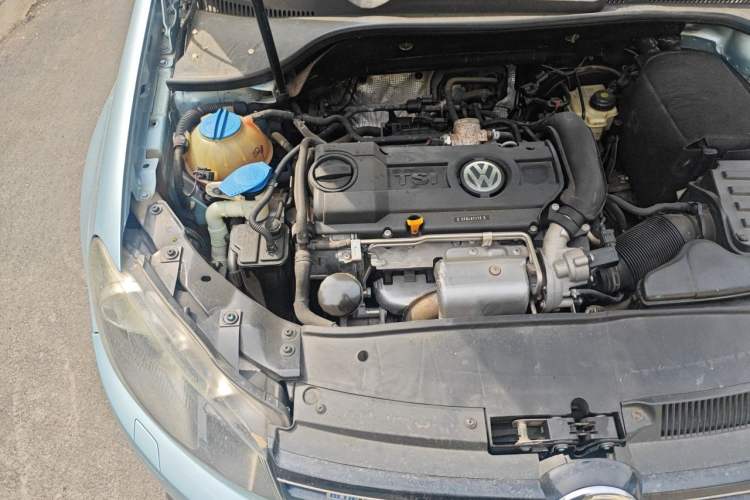 Used Volkswagen Golf 2012 1.4 TSI BlueMotion Edition Engine Bay Right
