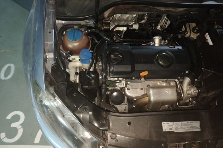 Used Volkswagen Golf 2012 1.4 TSI Automatic Comfort Edition Engine Bay Right