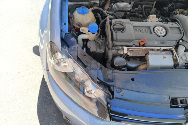 Used Volkswagen Golf 2012 1.4TSI Automatic Luxury Edition Engine Bay Right