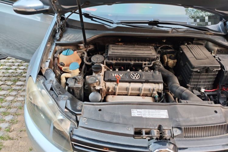 Used Volkswagen Golf 2012 1.6L Automatic Fashion Model Engine Bay Right