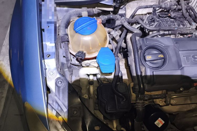 Used Volkswagen Golf 2012 1.4 TSI Automatic Comfort Edition Engine Bay Right