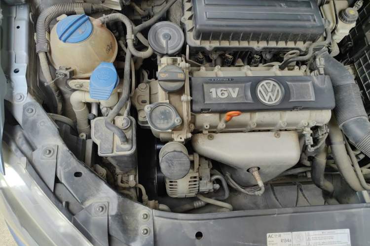Used Volkswagen Golf 2012 1.6 Manual Comfort Edition Engine Bay Right