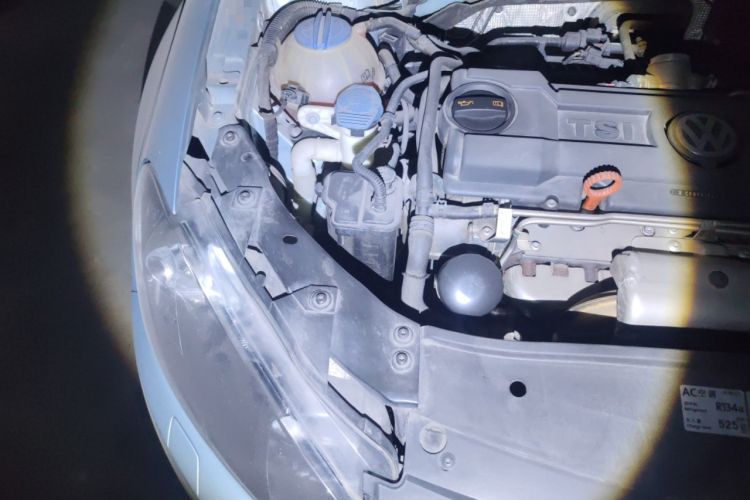 Used Volkswagen Golf 2012 1.4TSI Automatic Luxury Edition Engine Bay Right