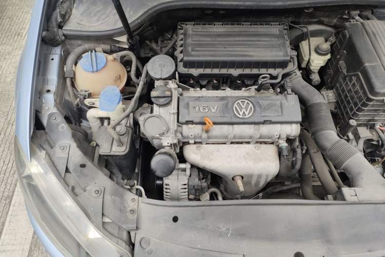 Used Volkswagen Golf 2012 1.6 Manual Comfort Edition Engine Bay Right