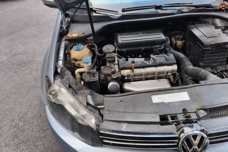Used Volkswagen Golf 2012 1.6 Manual Comfort Edition Engine Bay Right