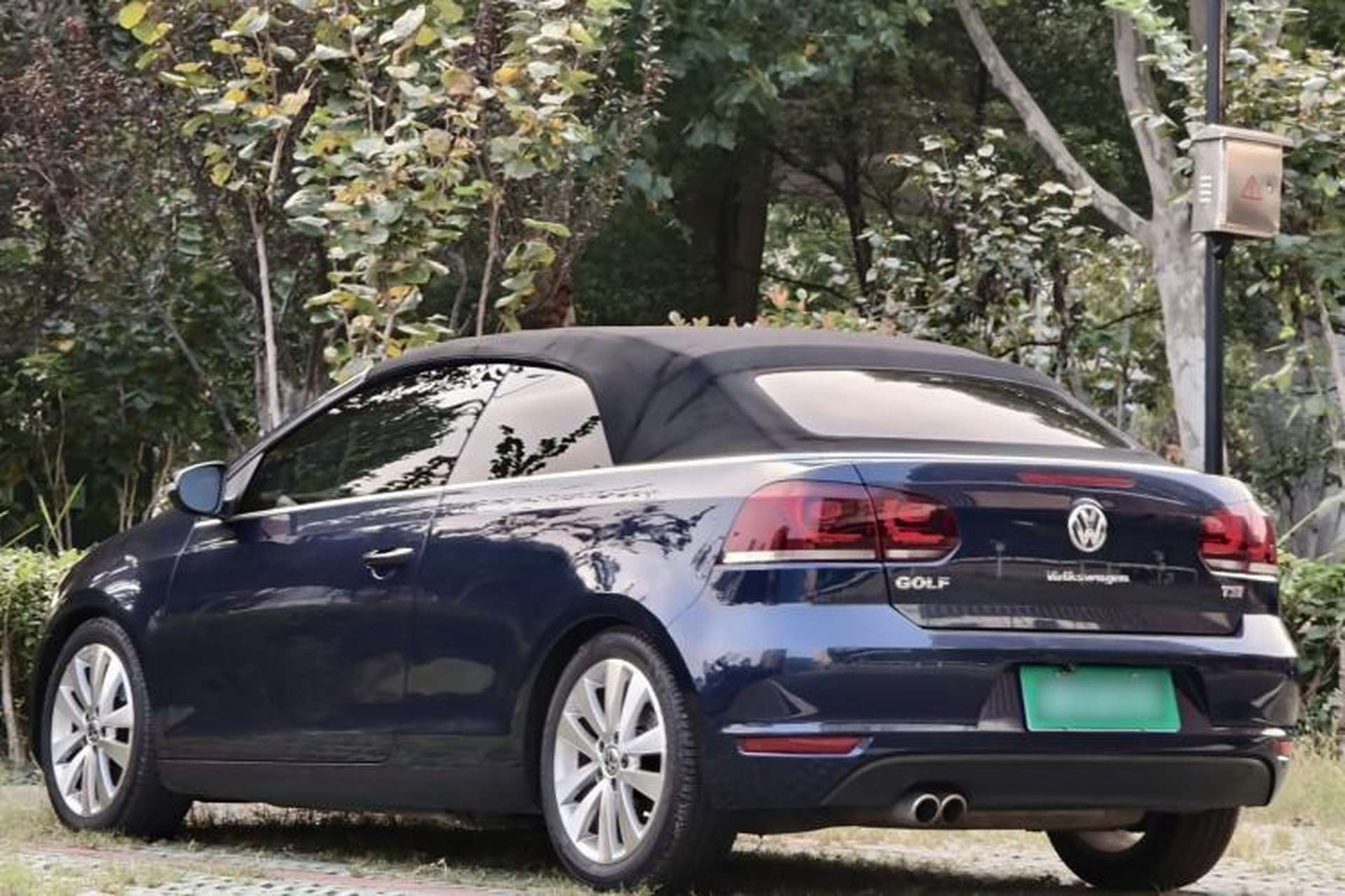 Used Volkswagen Golf 2012 1.4TSI Luxury Convertible Edition Exterior 9
