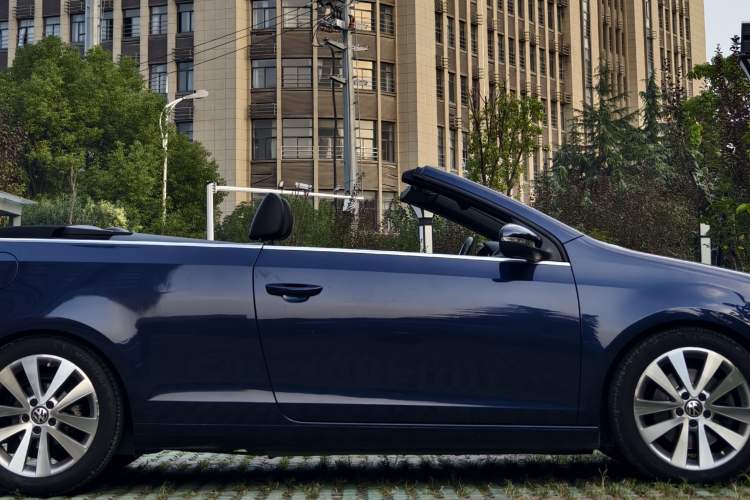Used Volkswagen Golf 2012 1.4TSI Luxury Convertible Edition Exterior 9