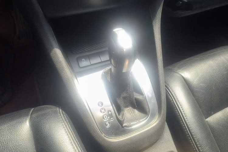 Used Volkswagen Golf 2012 1.4 TSI Automatic Comfort Edition Gear Lever