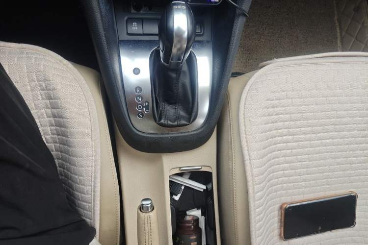 Used Volkswagen Golf 2012 1.4TSI Automatic Luxury Edition Gear Lever
