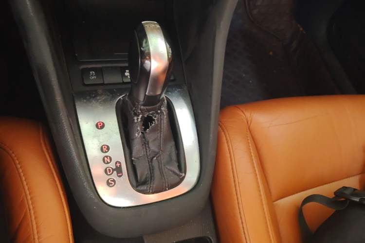 Used Volkswagen Golf 2012 1.4 TSI Automatic Comfort Edition Gear Lever