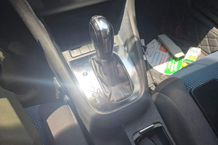 Used Volkswagen Golf 2012 1.4 TSI BlueMotion Edition Gear Lever