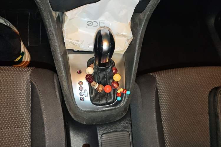 Used Volkswagen Golf 2012 1.6L Automatic Comfort Model Gear Lever