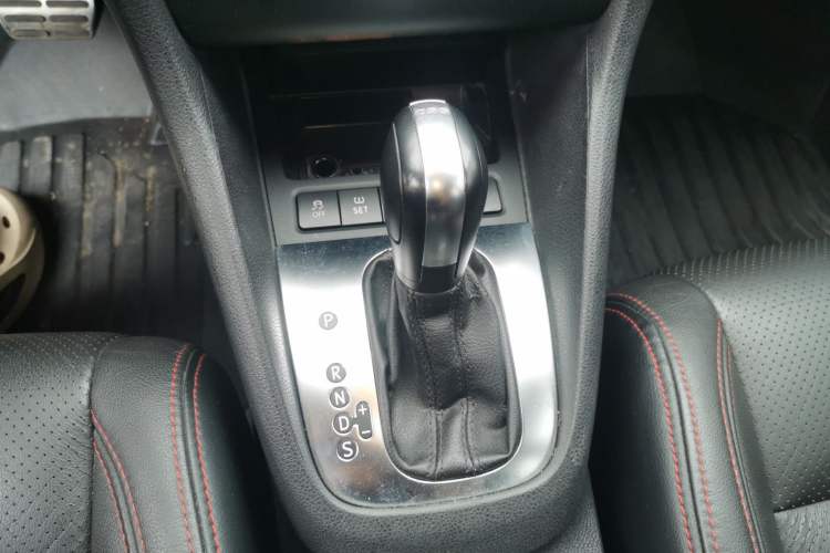 Used Volkswagen Golf 2012 1.4 TSI Automatic Comfort Edition Gear Lever