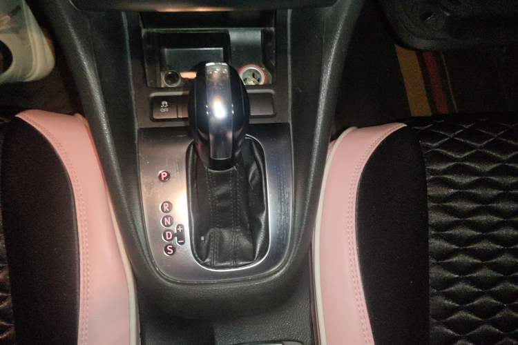 Used Volkswagen Golf 2012 1.4 TSI Automatic Comfort Edition Gear Lever